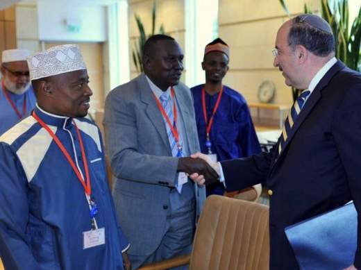 Moslimleider Sheikh Juma Ngao uit Kenia wil vrede met Israel