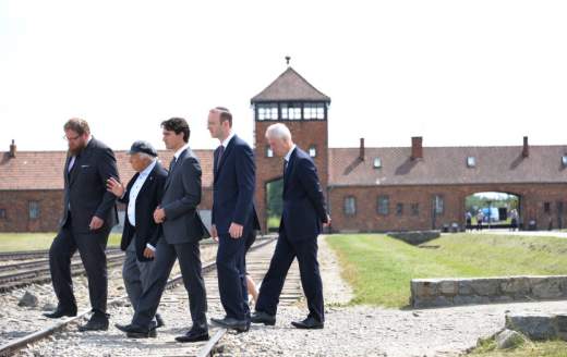 Premier Trudeau van Canada bezoekt Auschwitz